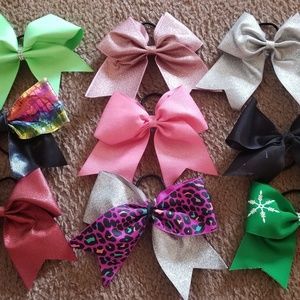 Cheer bows